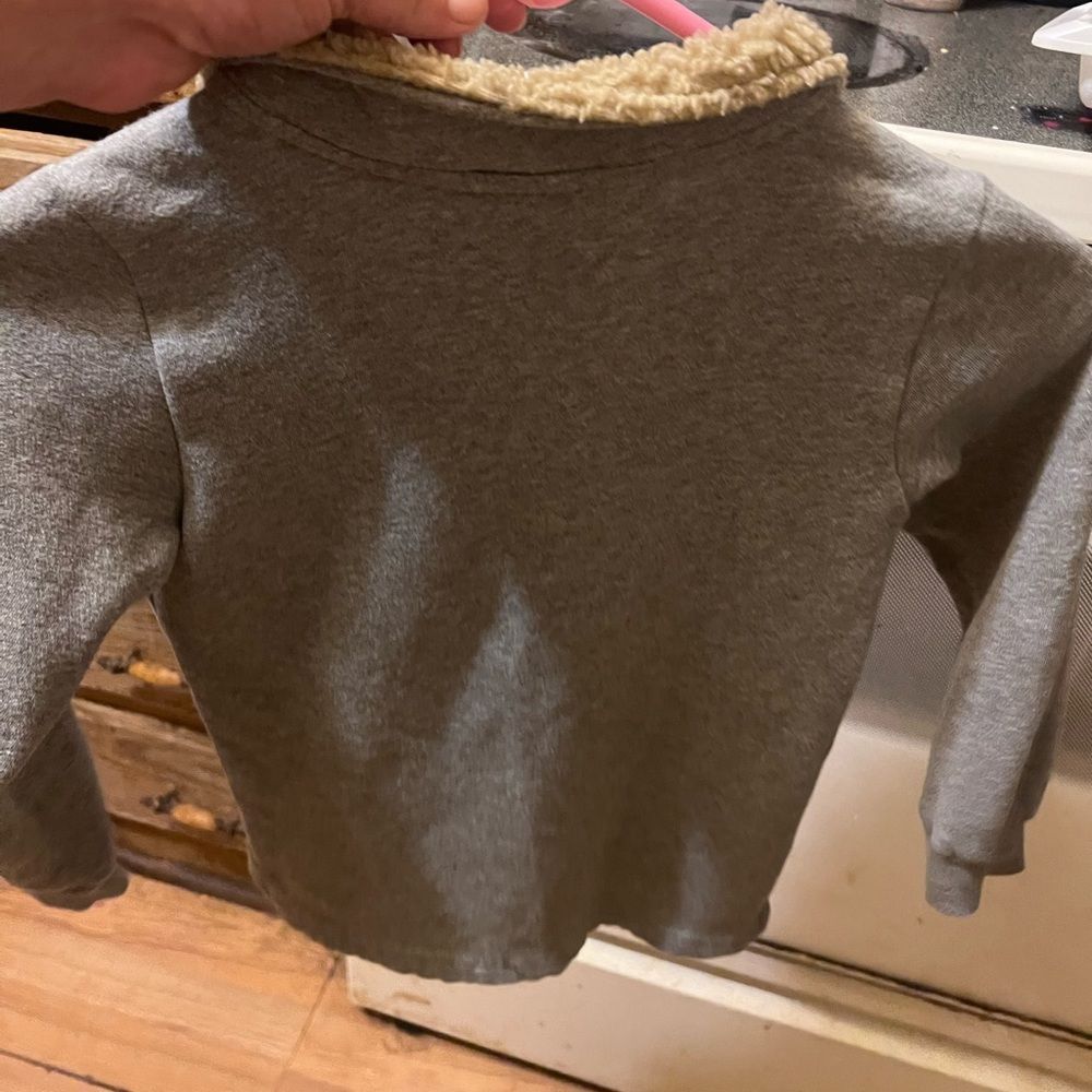 Carter's Boys sweatshirt!! - Picture 5 of 5